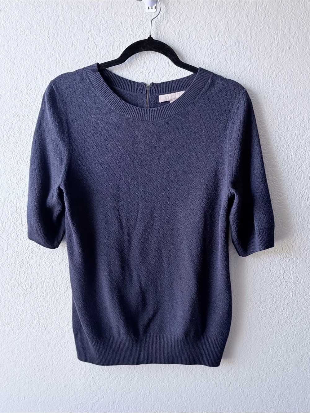 Banana Republic Women's Short-Sleeve Crewneck Sweater - Navy size M back zipper